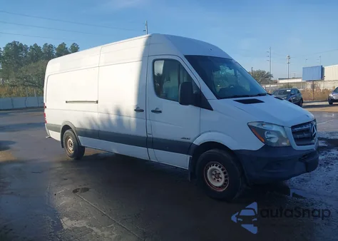 2015 Mercedes-Benz Sprinter 2500 High Roof z USA, uszkodzony, nr VIN WD3PE8DB2FP127501